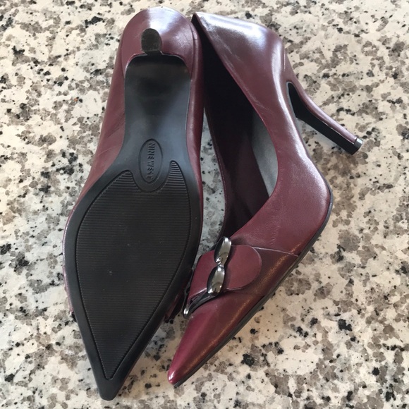 Nine West Wine Colored Pointed Toe Heels - Picture 4 of 6